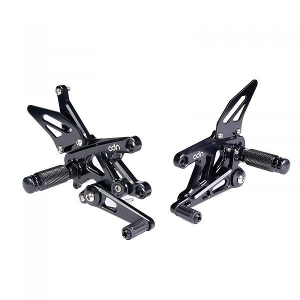 Estriberas regulables ADN para Aprilia RSV4 2009-2020