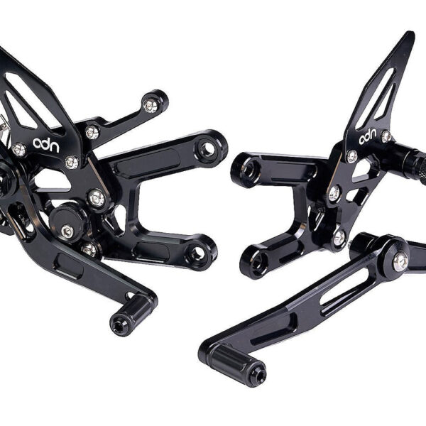 Estriberas regulables ADN para Yamaha R6 2017-2023