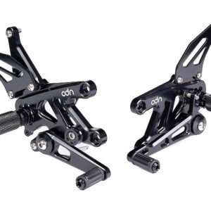 Estriberas regulables ADN para Aprilia RSV4 2017-2025